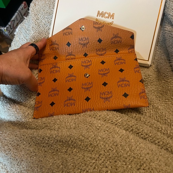 MCM Visetos Envelope Clutch In Cognac - Picture 3 of 6